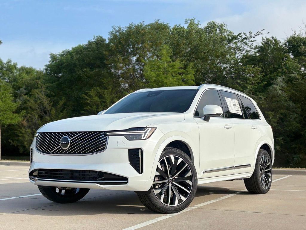 New 2026 Volvo XC90 B5 Core