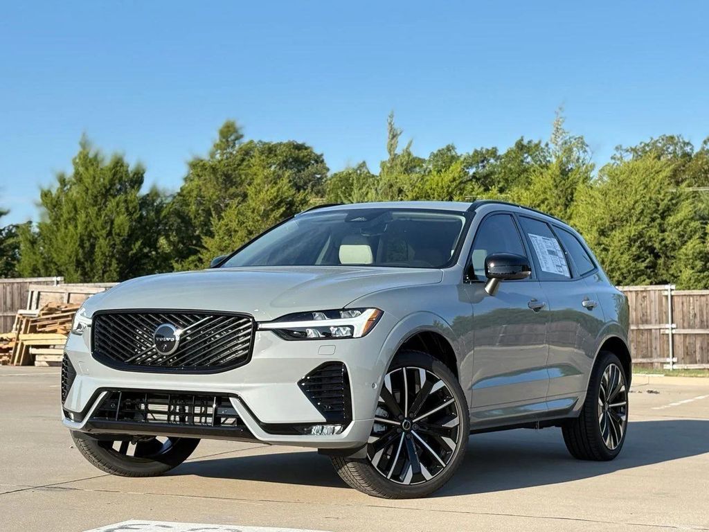 New 2026 Volvo XC60 B5 Ultra