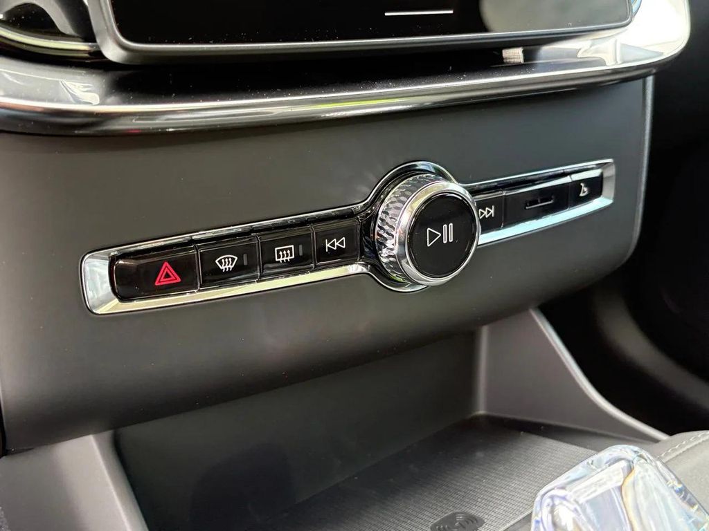 صورة مصغرة 18 لـ 2026 Volvo XC90 B6 ULTRA 7-SEATER