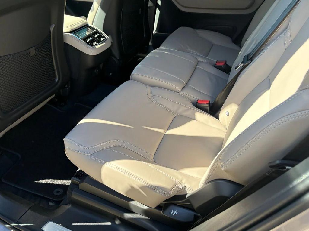 2026 Volvo XC90 B6 ULTRA DARK THEME 7-SEATER 缩略图 22