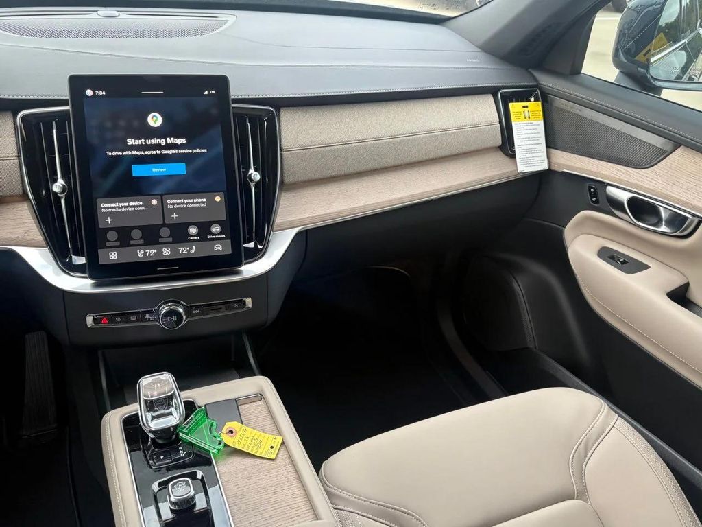 صورة مصغرة 11 لـ 2026 Volvo XC90 PLUG-IN HYBRID T8 PLUS 7-SEATER