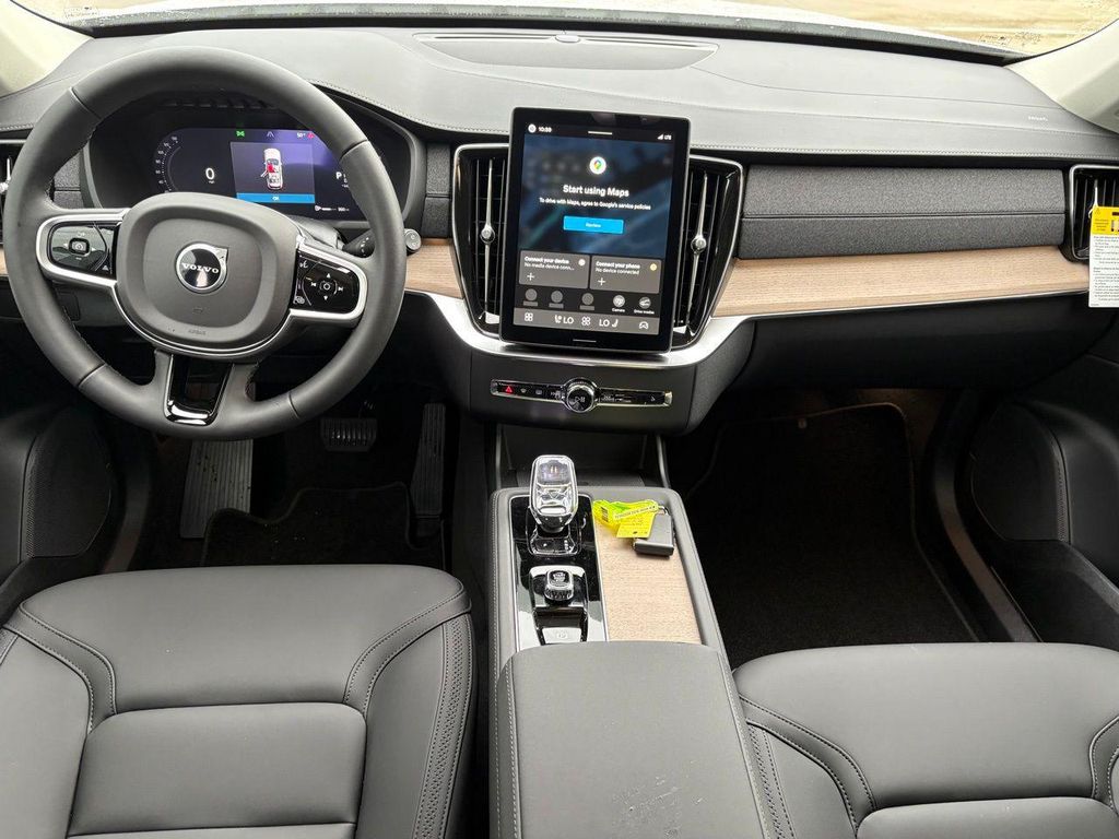 2026 Volvo XC90 B6 PLUS 7-SEATER — фото 9