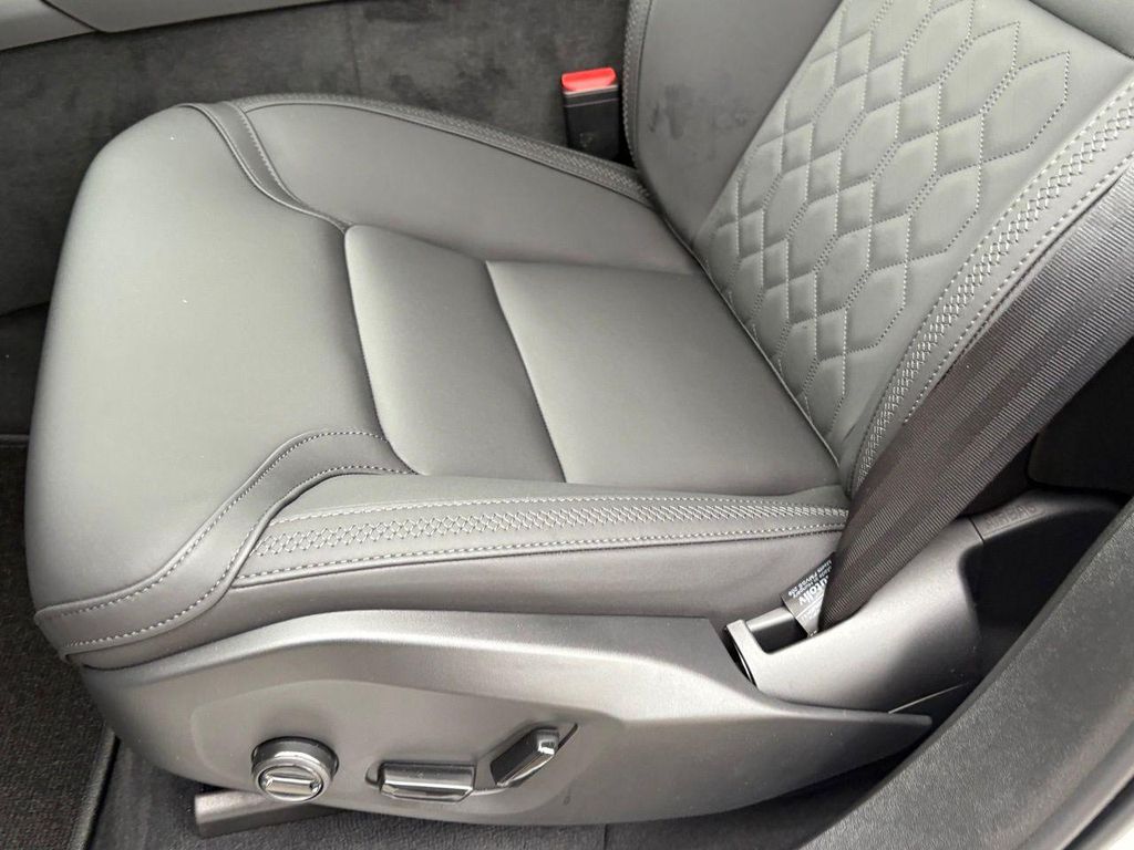 2026 Volvo XC90 B6 PLUS 7-SEATER — миниатюра 19