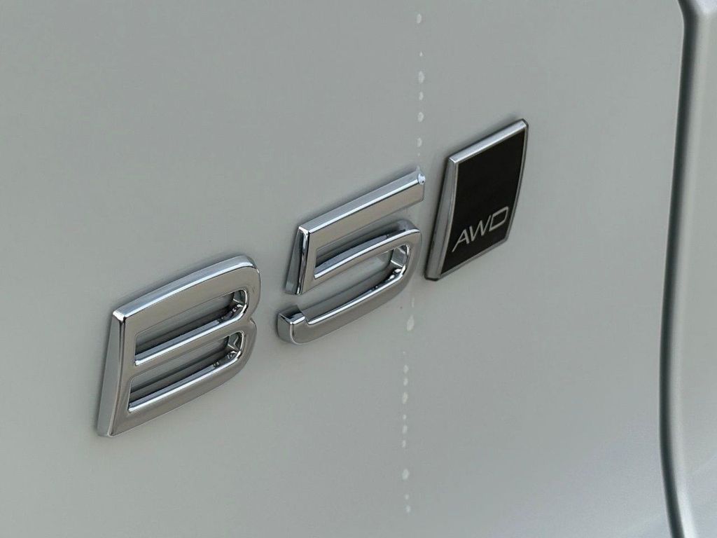 2026 Volvo XC40 B5 PLUS — миниатюра 7