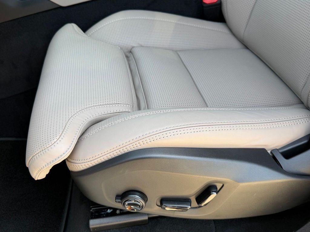 صورة مصغرة 18 لـ 2026 Volvo XC90 B6 ULTRA 7-SEATER