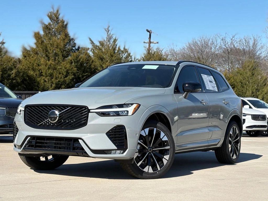 New 2026 Volvo XC60 B5 Plus