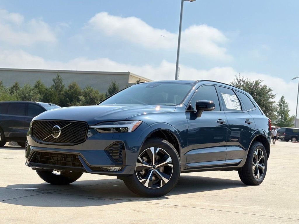 New 2026 Volvo XC60 B5 Core