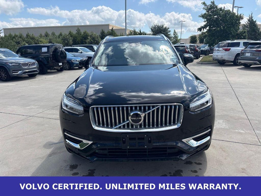 New 2025 Volvo XC90 B5 AWD