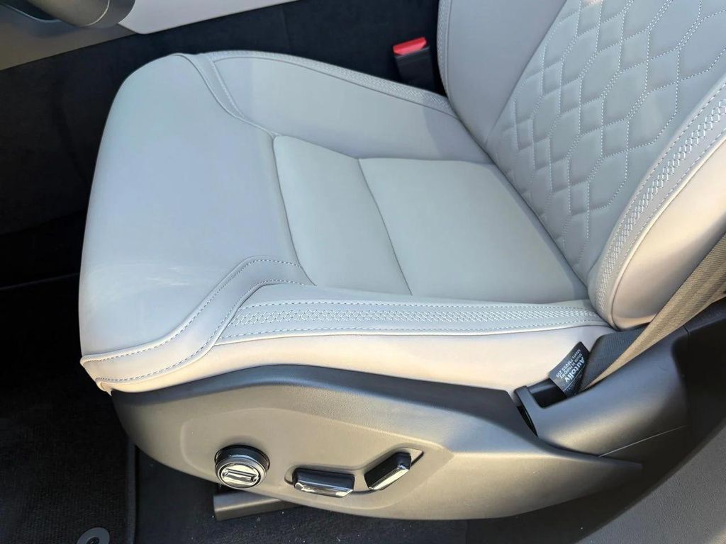 صورة مصغرة 19 لـ 2026 Volvo XC90 B6 PLUS 7-SEATER