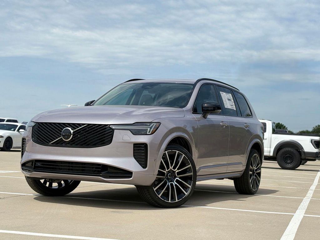 New 2026 Volvo XC90 B6 Ultra Dark Theme 7-Seater