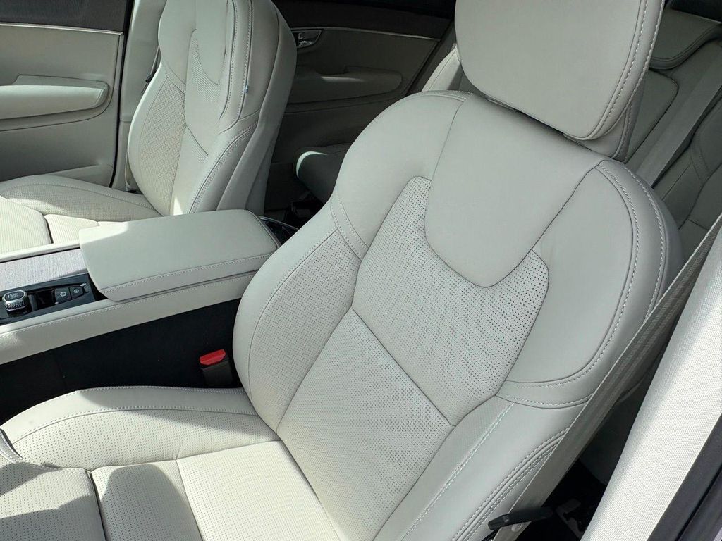 2026 Volvo XC90 B6 ULTRA DARK THEME 7-SEATER 缩略图 19