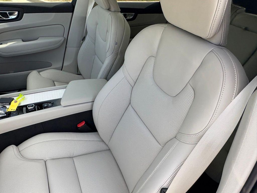 صورة مصغرة 18 لـ 2026 Volvo XC60 B5 ULTRA