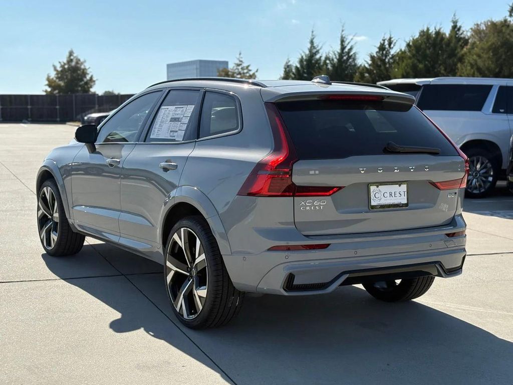 2026 Volvo XC60 B5 ULTRA — фото 2