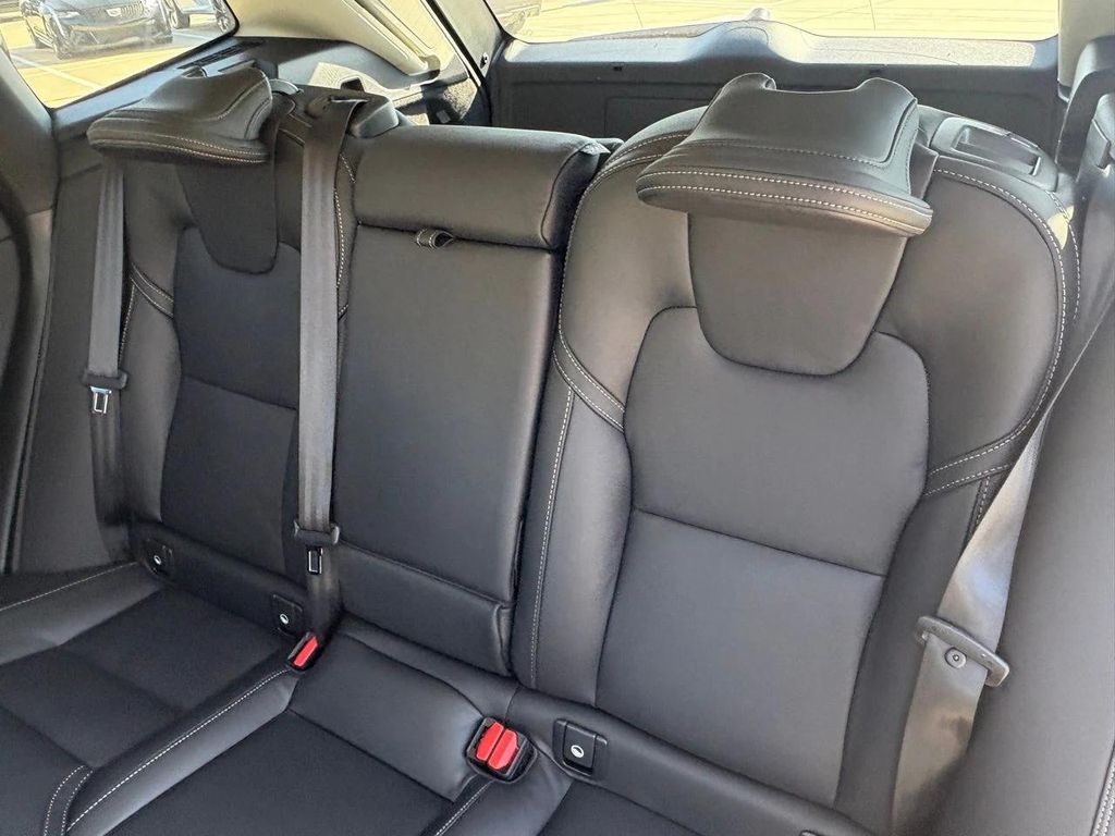 صورة مصغرة 24 لـ 2026 Volvo XC60 B5 ULTRA