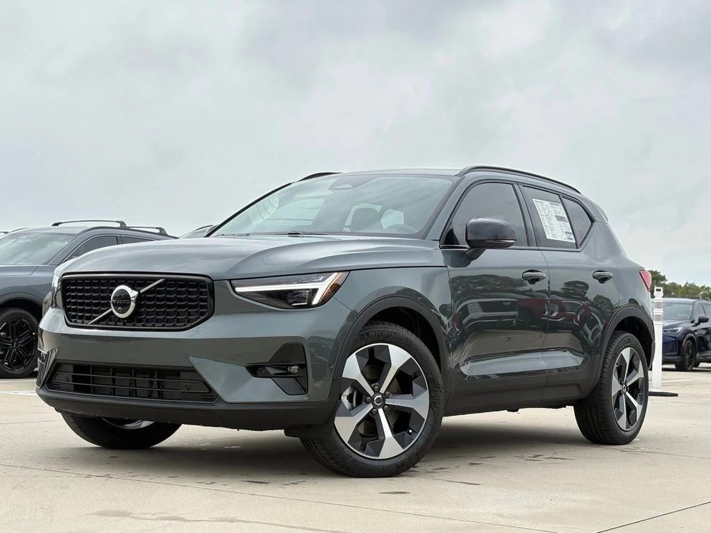 New 2026 Volvo XC40 B5 Plus