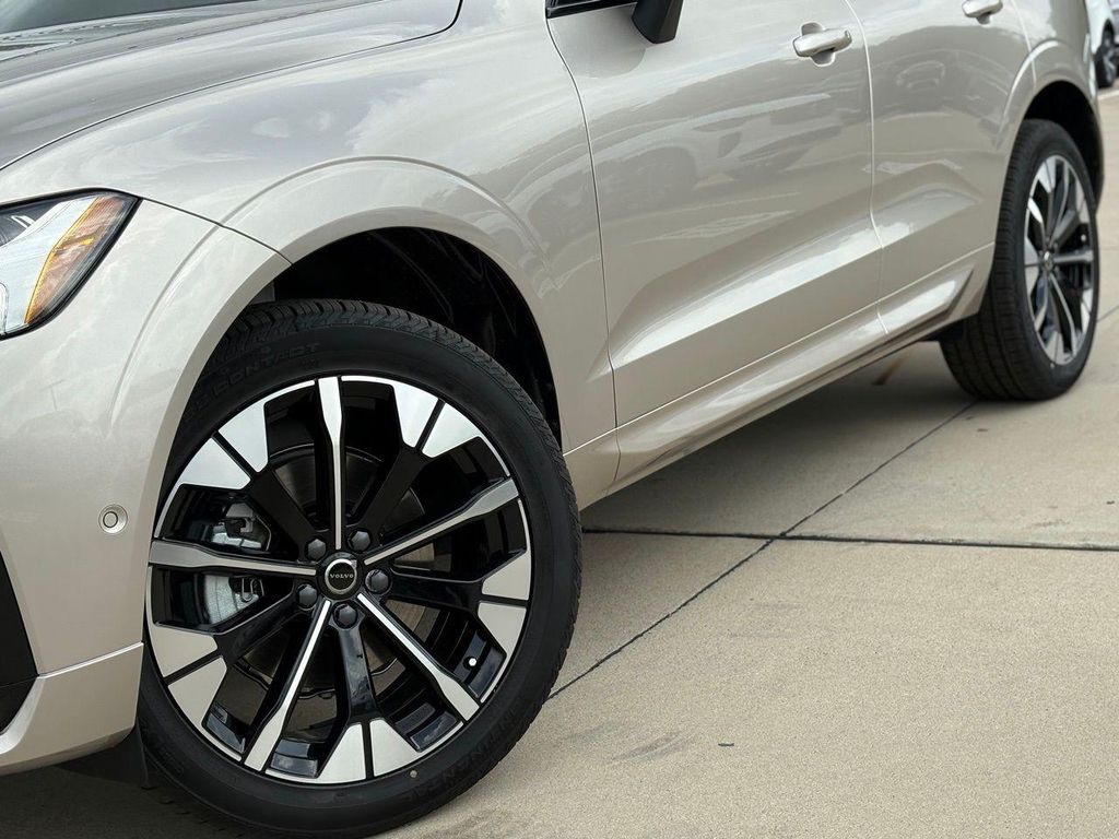 2026 Volvo XC60 B5 PLUS 照片 7