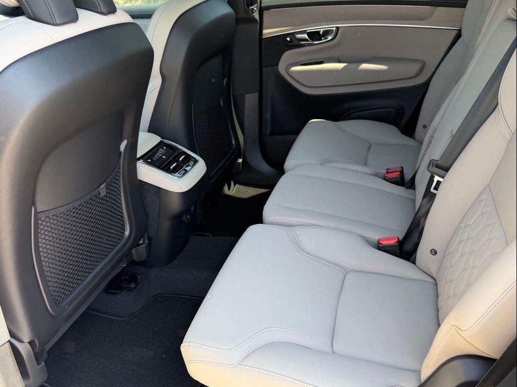 صورة مصغرة 20 لـ 2026 Volvo XC90 B5 CORE