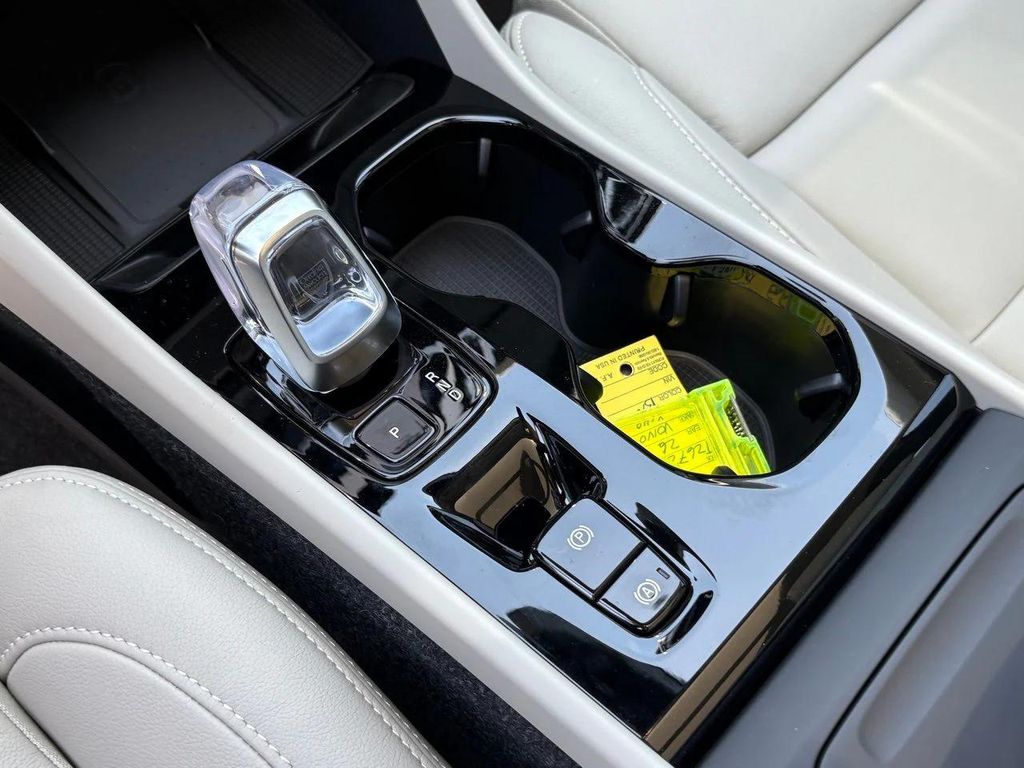 صورة مصغرة 11 لـ 2026 Volvo XC40 B4 PLUS