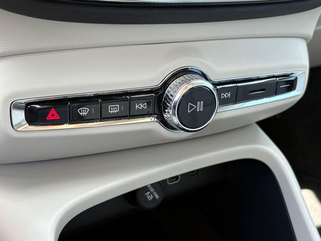 صورة مصغرة 13 لـ 2026 Volvo XC40 B4 PLUS