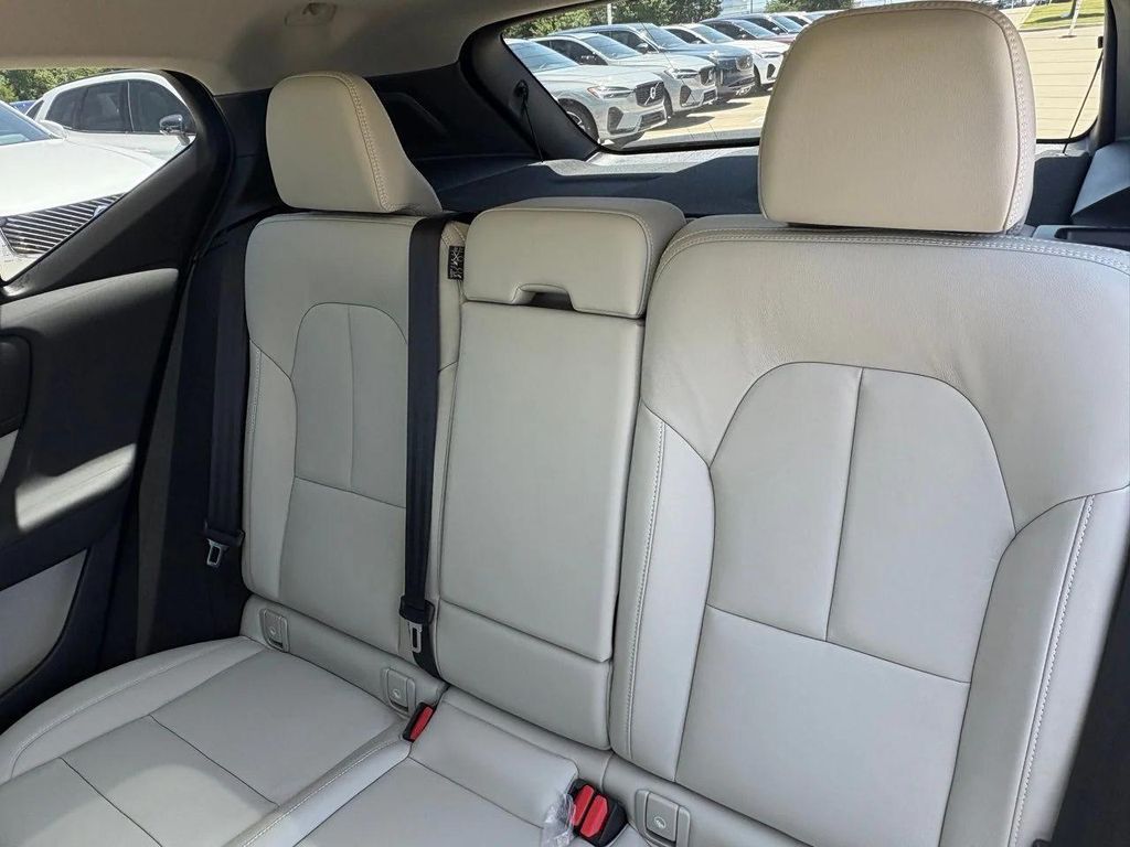 صورة مصغرة 21 لـ 2026 Volvo XC40 B4 PLUS