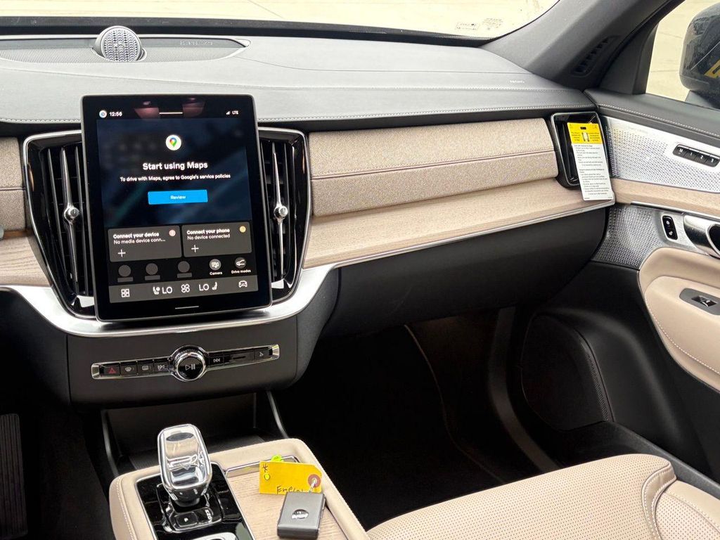 2026 Volvo XC90 B6 ULTRA DARK THEME 7-SEATER 照片 9