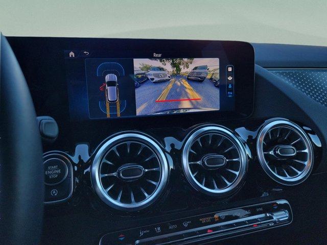 MERCEDES-BENZ GLA - 9