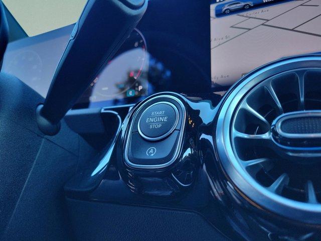 MERCEDES-BENZ GLA - 2