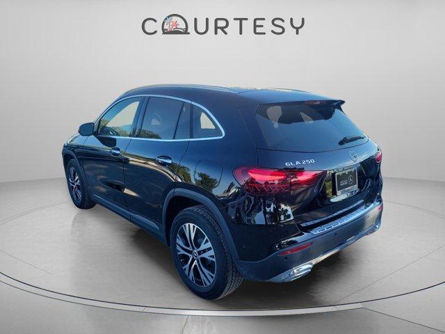 MERCEDES-BENZ GLA - 5