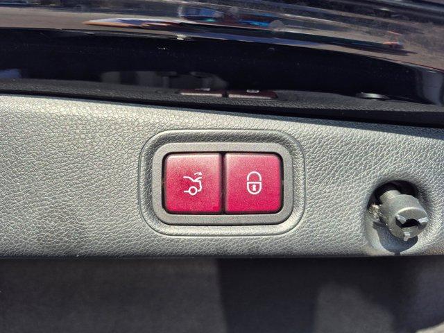 MERCEDES-BENZ E-CLASS - 9