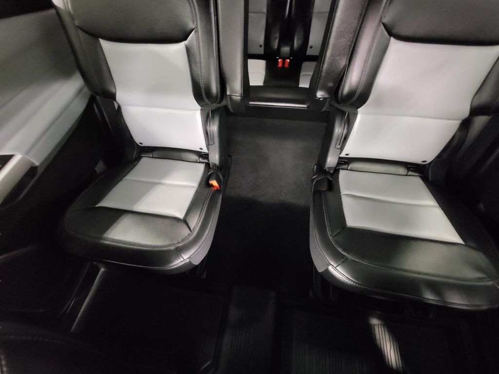 2023 FORD EXPLORER XLT 缩略图 25