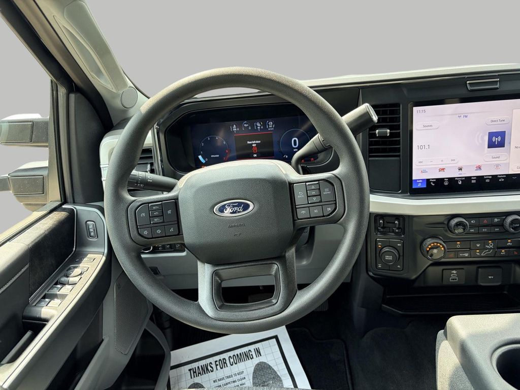 2025 FORD F-350 XLT 缩略图 13