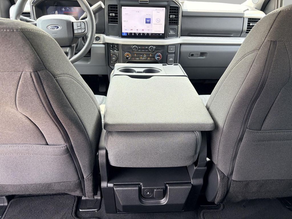 2025 FORD F-350 XLT 缩略图 28