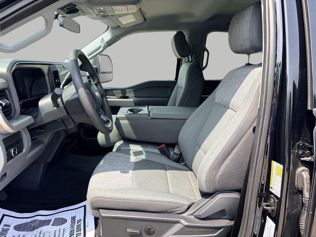 2025 FORD F-350 XLT 缩略图 22