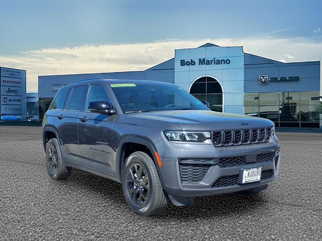New 2026 Jeep Grand Cherokee Altitude
