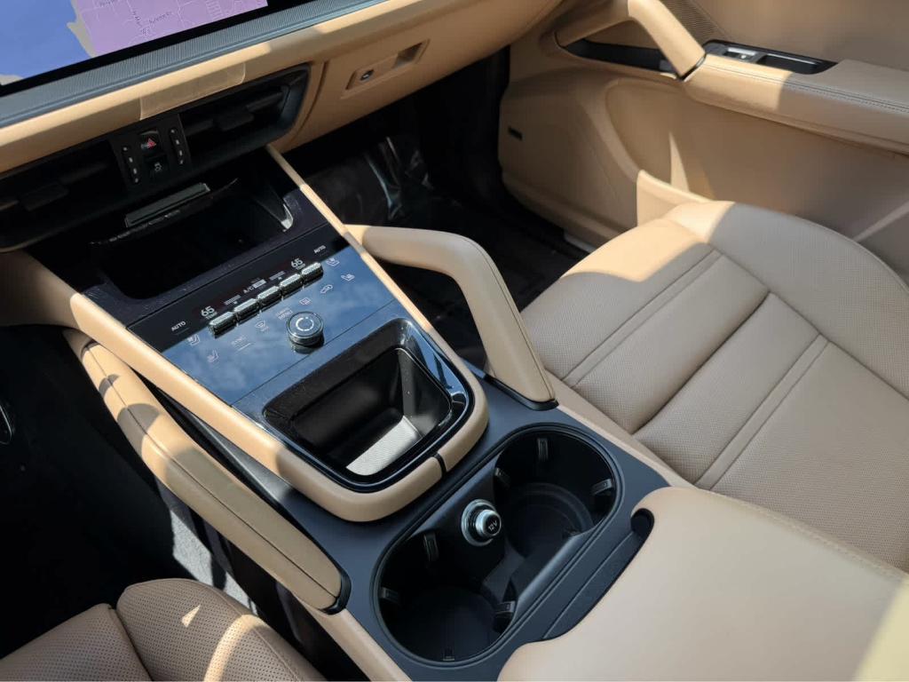 صورة مصغرة 30 لـ 2025 Porsche CAYENNE