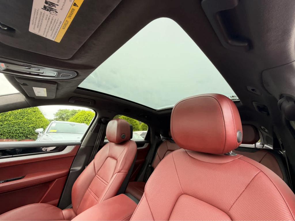 صورة مصغرة 22 لـ 2024 Porsche CAYENNE S COUPE AWD