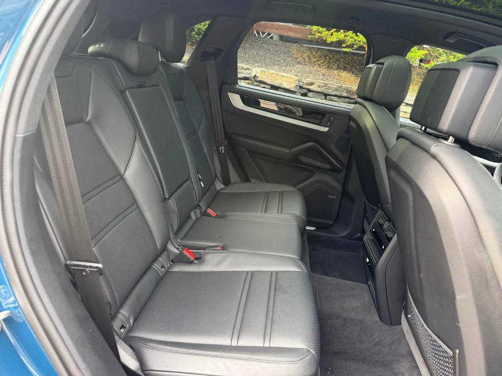 2025 Porsche CAYENNE AWD 缩略图 23