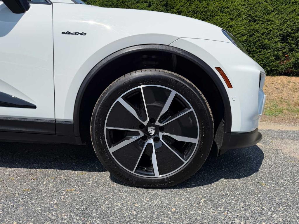 صورة مصغرة 12 لـ 2025 Porsche MACAN 4