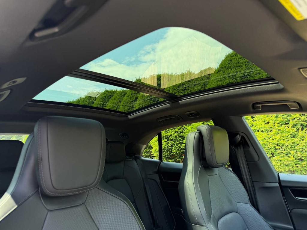 صورة مصغرة 31 لـ 2025 Porsche MACAN 4