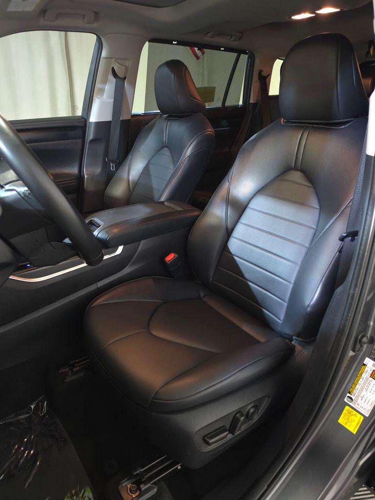 صورة مصغرة 23 لـ 2023 Toyota HIGHLANDER XLE