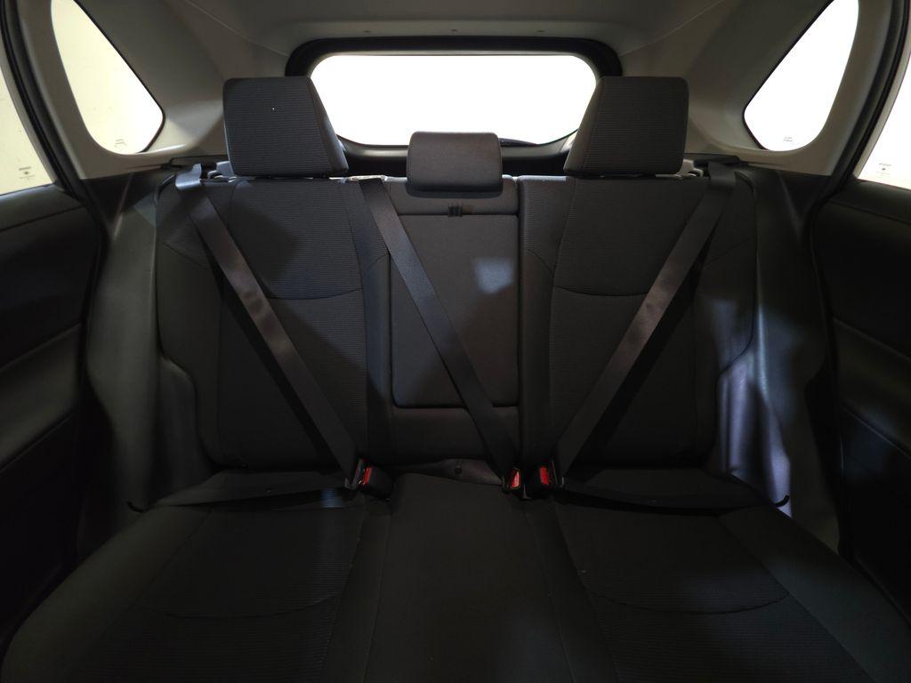 صورة مصغرة 27 لـ 2024 Toyota RAV4 LE