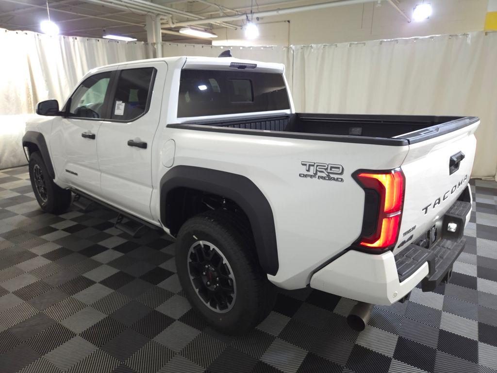2025 TOYOTA TACOMA HYBRID TRD OFF ROAD photo 8