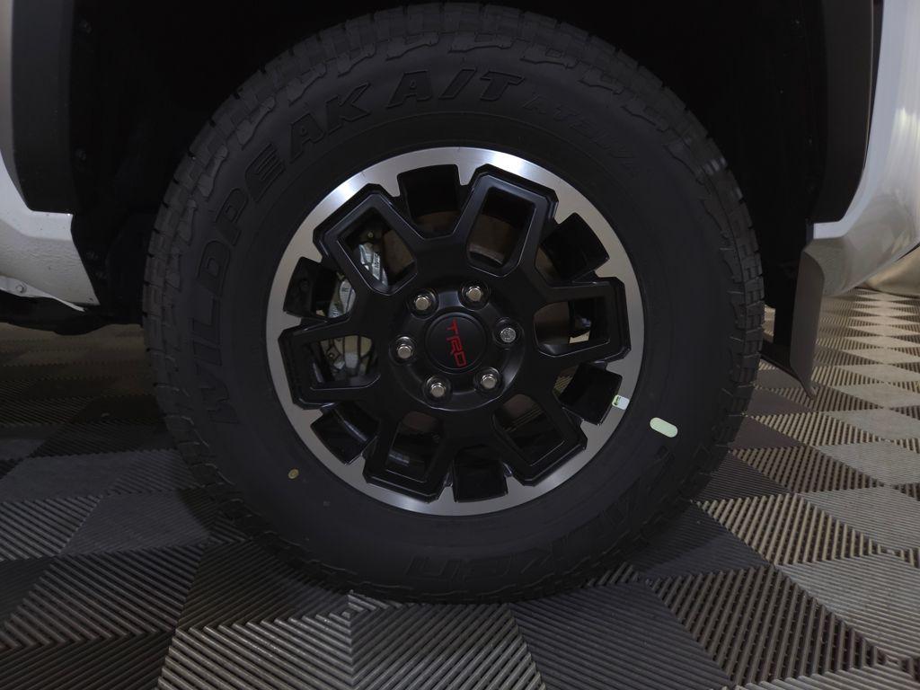 2025 TOYOTA TACOMA HYBRID TRD OFF ROAD photo 2
