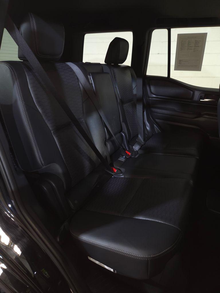 TOYOTA LAND CRUISER - 9