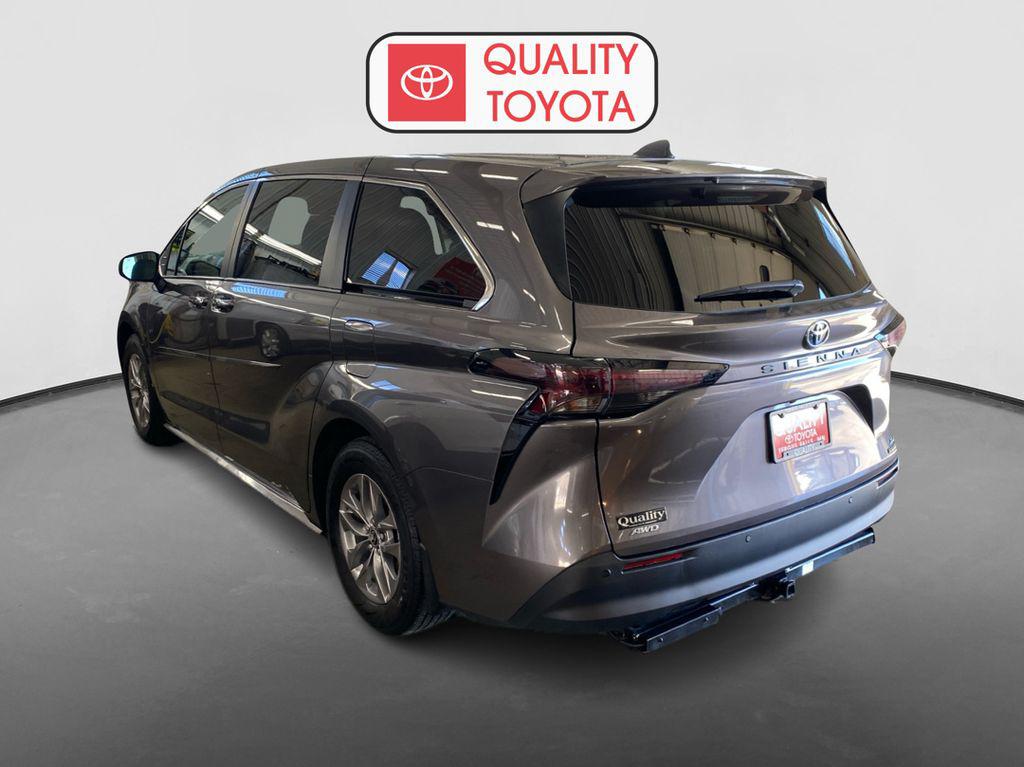 TOYOTA SIENNA - 4
