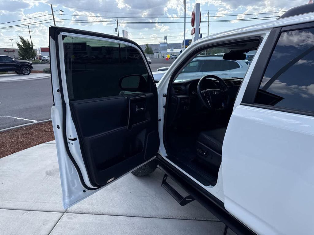 2023 Toyota 4RUNNER TRD OFF ROAD PREMIUM 照片 10