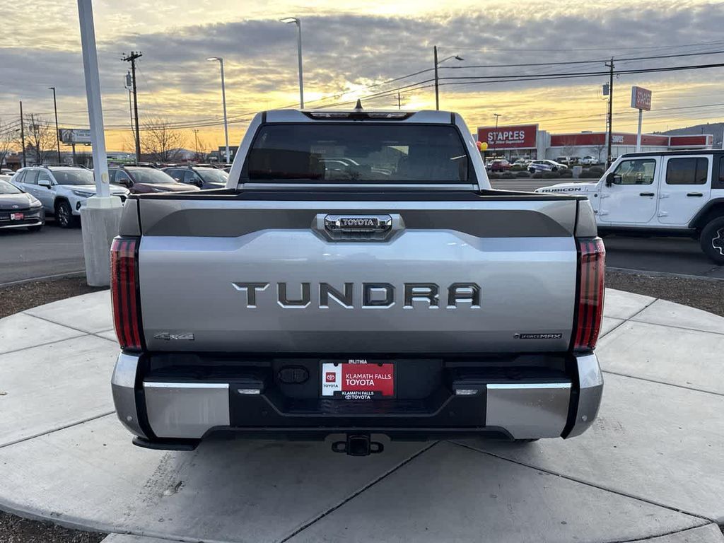 TOYOTA TUNDRA - 4