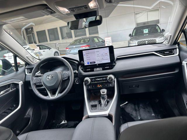 2025 Toyota RAV4 LIMITED 缩略图 18