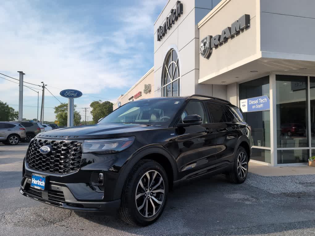New 2026 Ford Explorer ST-Line