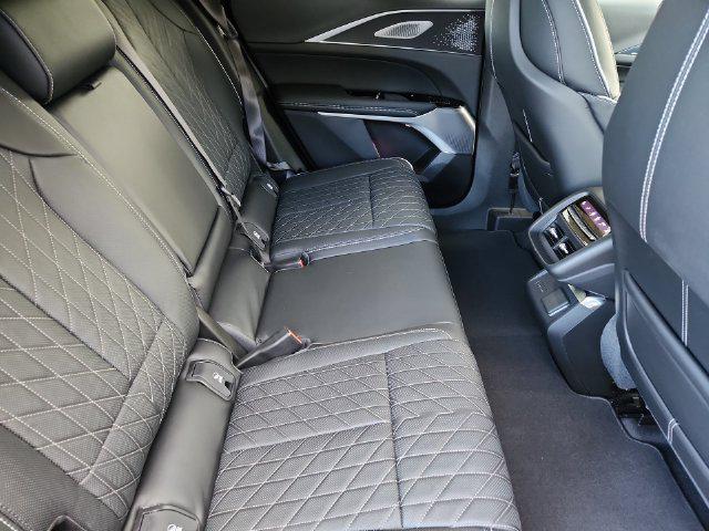 صورة مصغرة 23 لـ 2026 Cadillac LYRIQ V PREMIUM